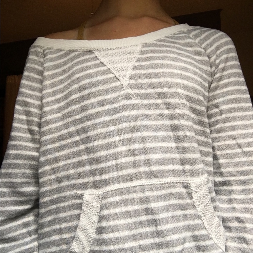 Grey sweatshirt